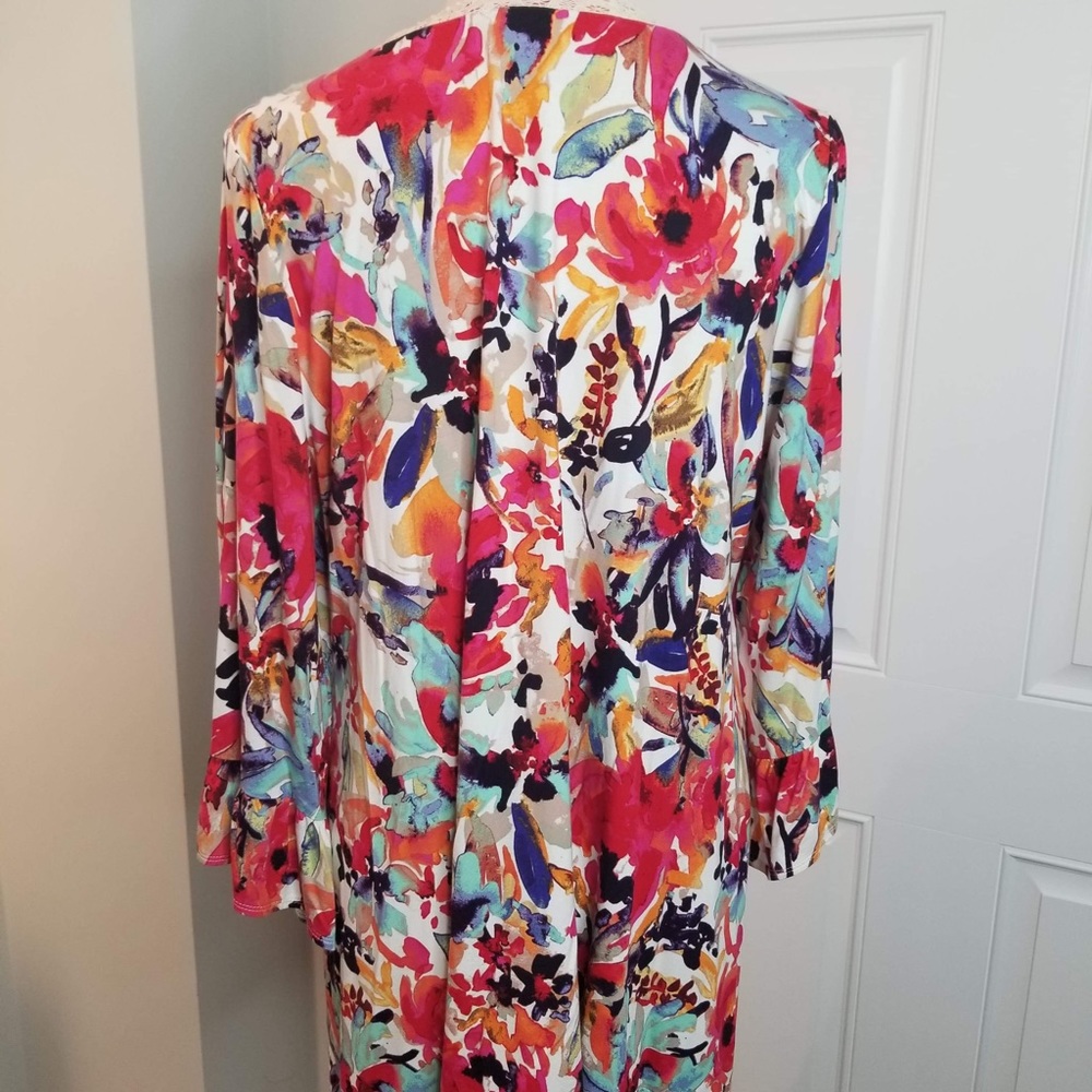 LOGO by Lori Goldstein Print Rayon 230 Cardigan with Lace & Ruffles - Picture 4 of 6